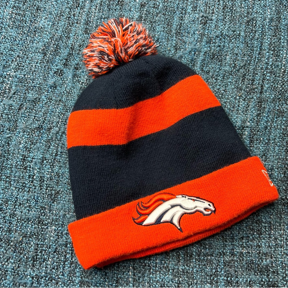 New Era Youth Denver Broncos NFL Pom Pom Beanie Blue Orange
